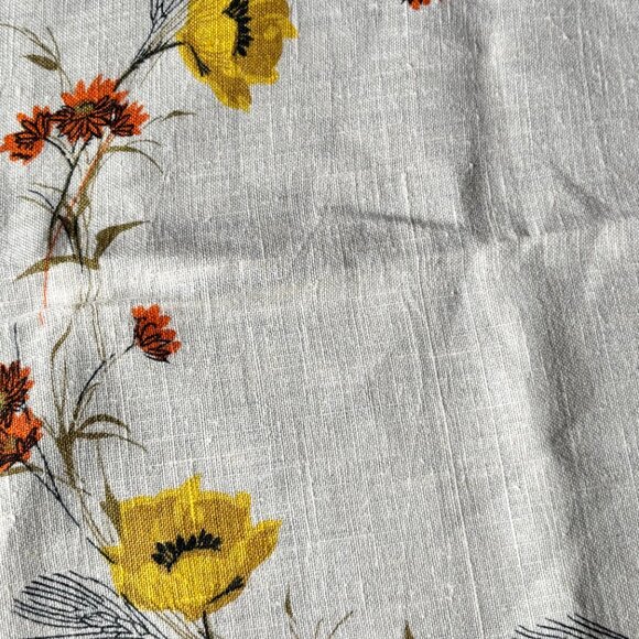 Polish Linen Floral Tablecloth Made in Poland - Picture 5 of 8